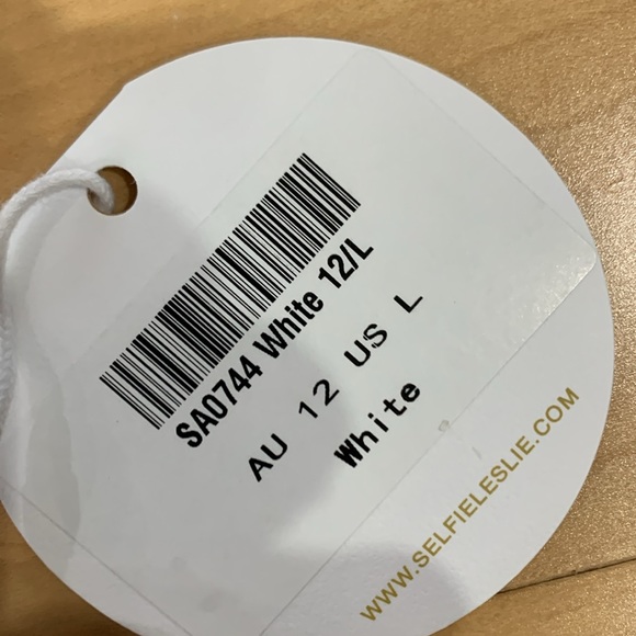 Selfie Leslie White Floral Lace Dress - Picture 4 of 4